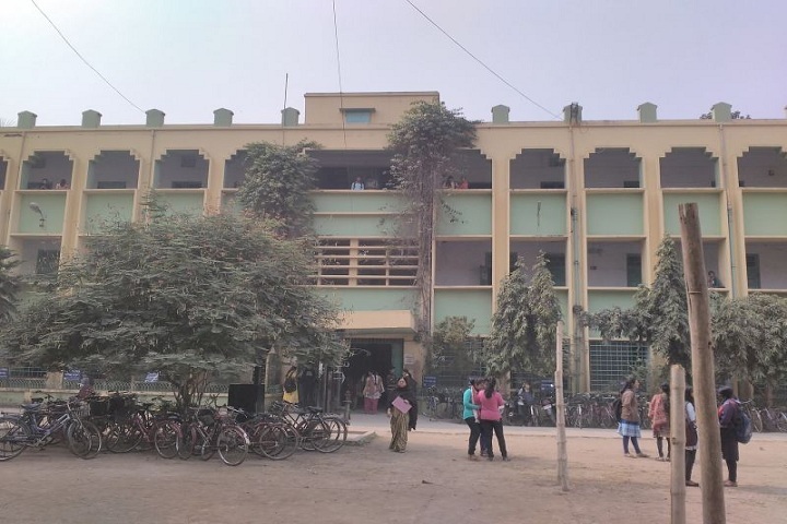https://cache.careers360.mobi/media/colleges/social-media/media-gallery/14522/2018/9/25/Campus View of Dwijendralal College Nadia_Campus-view.jpg